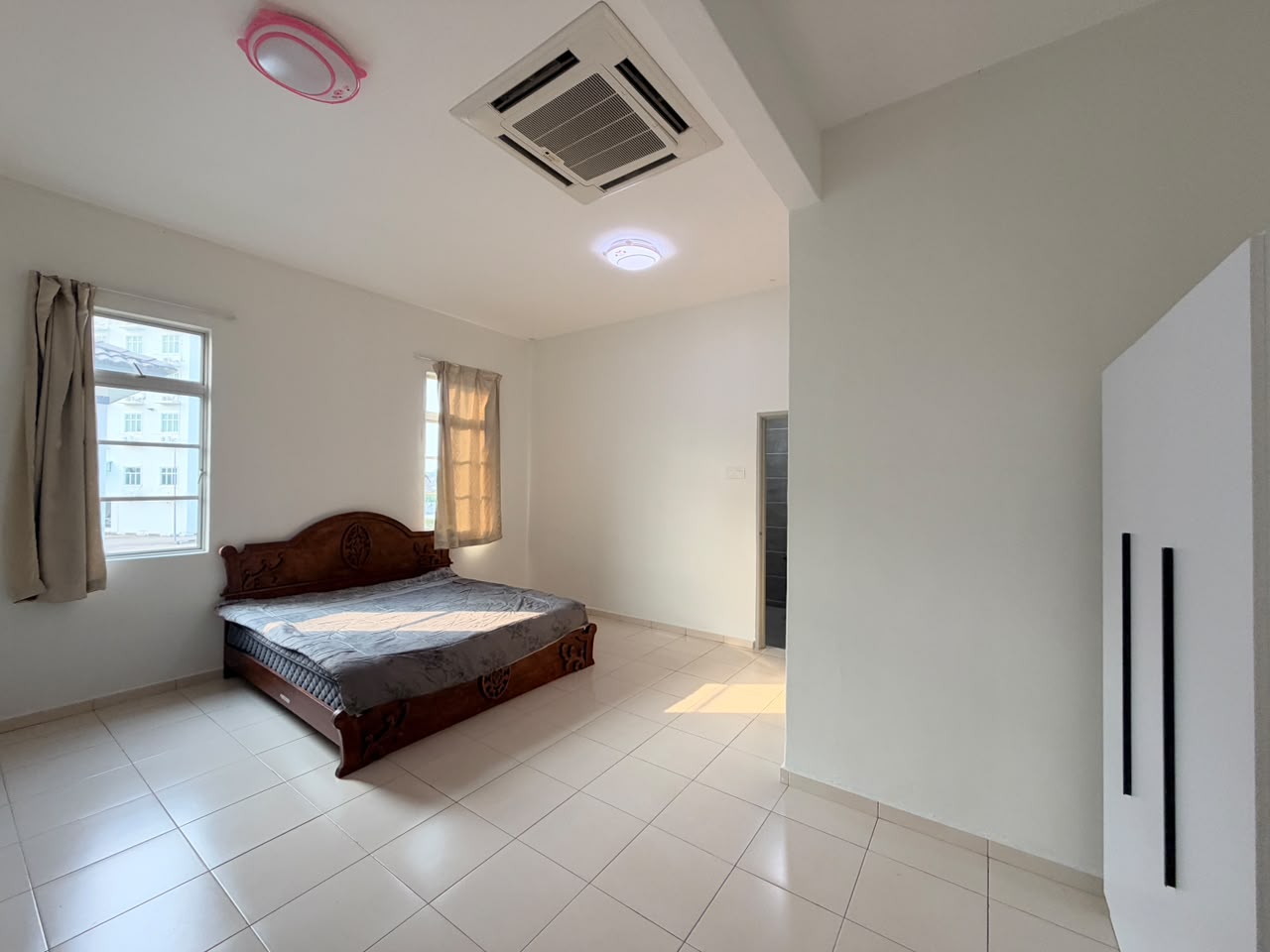 Taman Limbongan Jaya Double Storey Semi-D For Rent