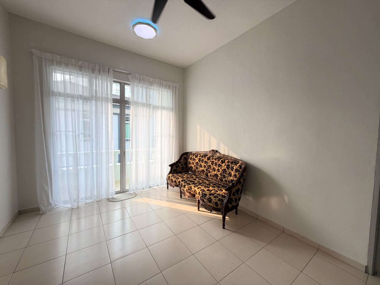 Taman Limbongan Jaya Double Storey Semi-D For Rent