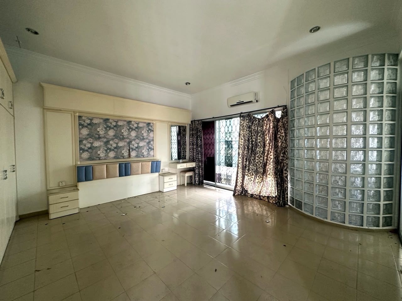 Kampung Lapan 2 Storey Corner Terrace House For Sale – Huge Extra land