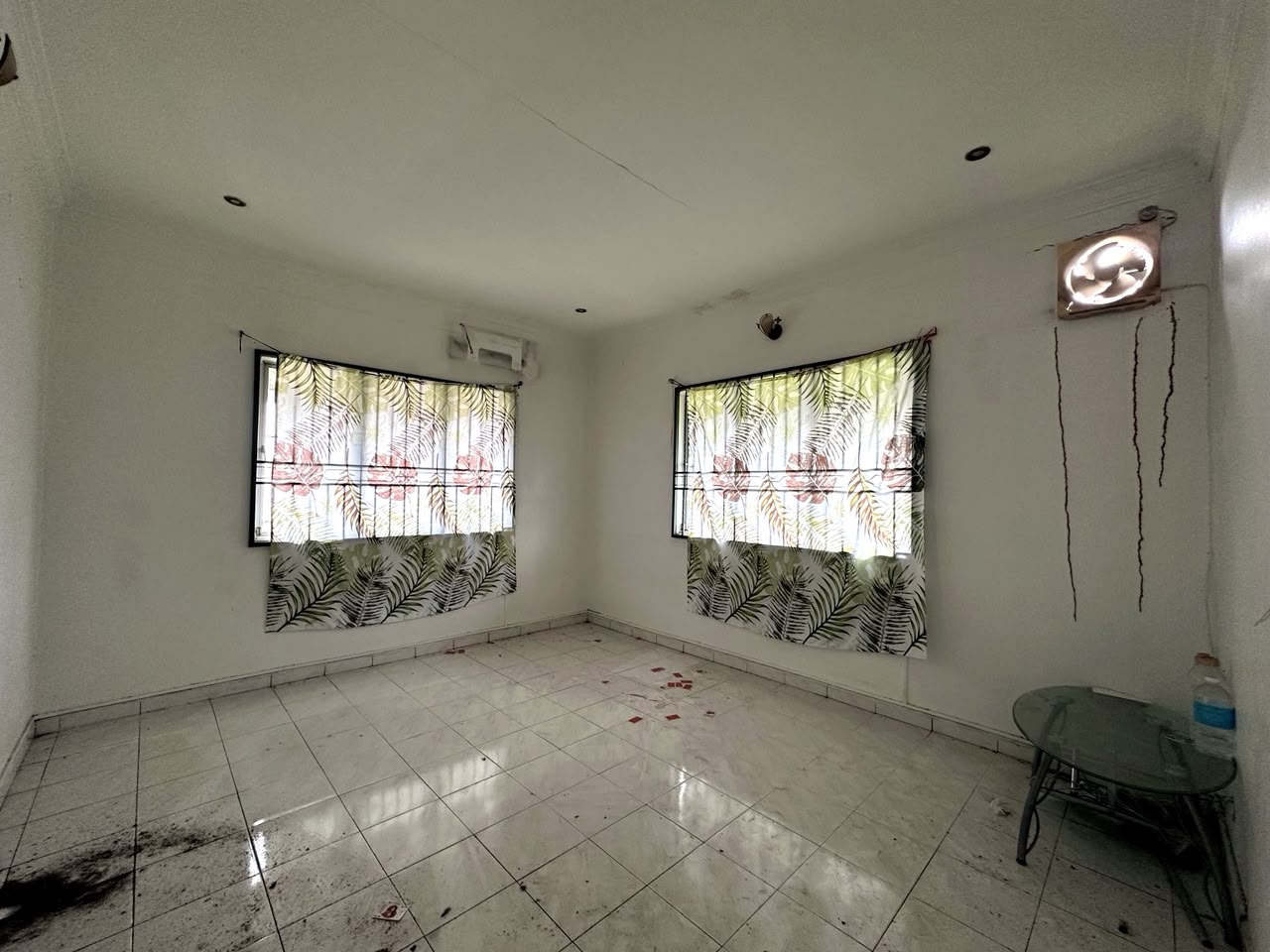 Kampung Lapan 2 Storey Corner Terrace House For Sale – Huge Extra land
