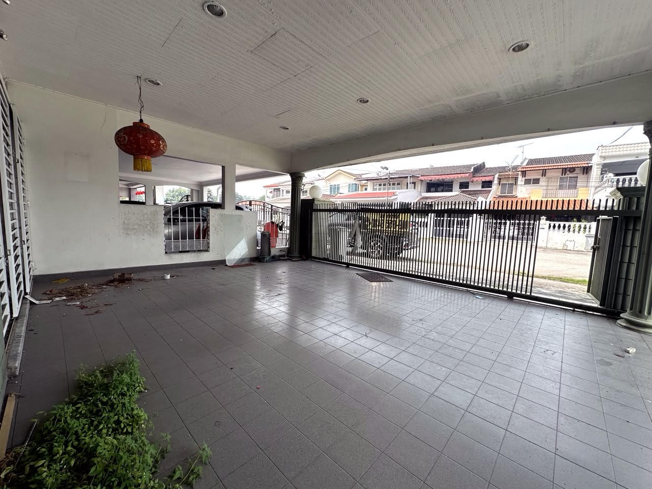 Kampung Lapan 2 Storey Corner Terrace House For Sale – Huge Extra land