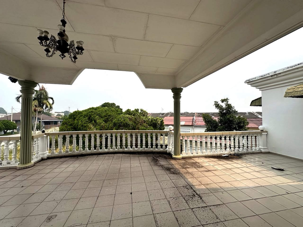 Kampung Lapan 2 Storey Corner Terrace House For Sale – Huge Extra land