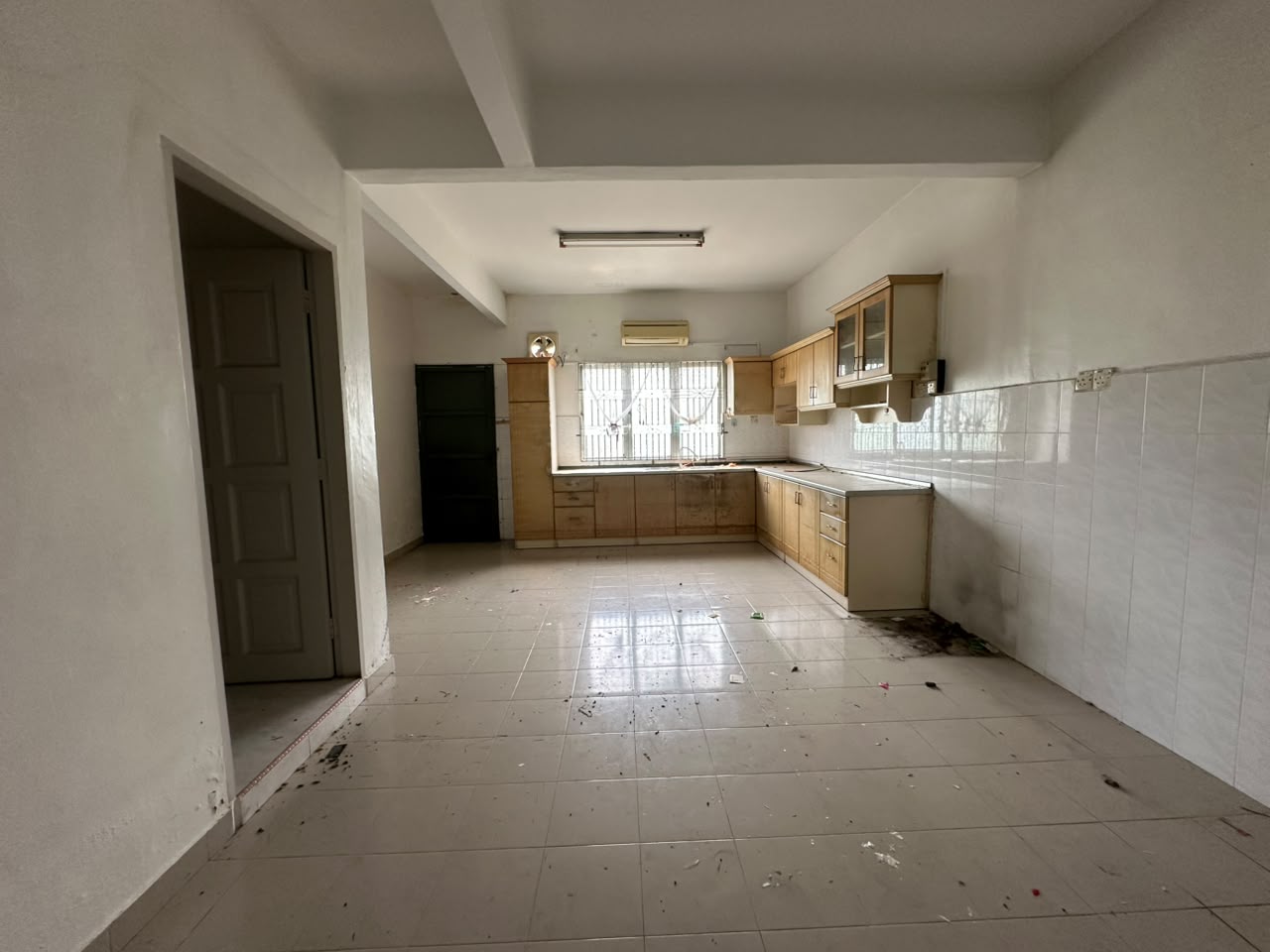 Kampung Lapan 2 Storey Corner Terrace House For Sale – Huge Extra land