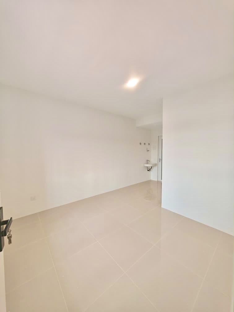 Kampung Lapan 2.5 Storey Terrace House For Sale – Newly Renovated